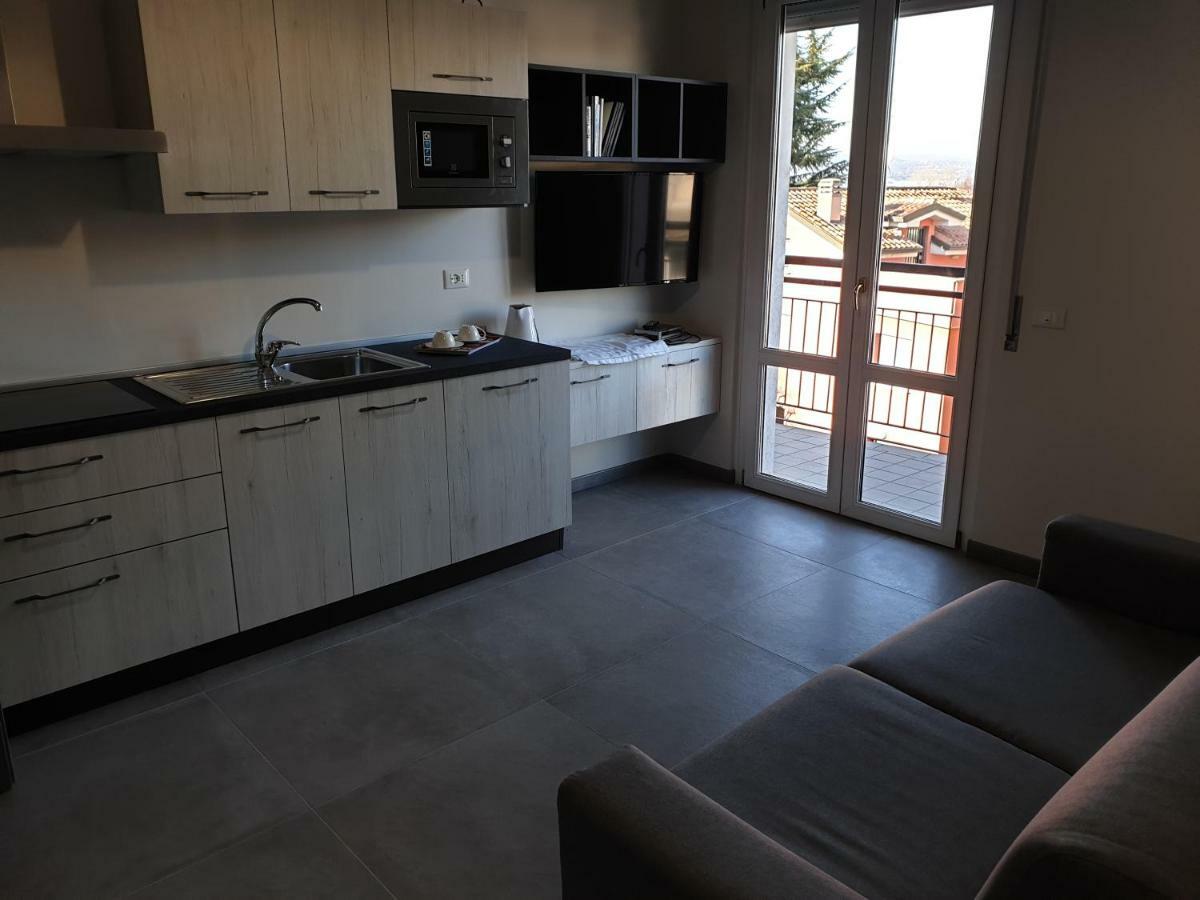 Sun Lake Apartments Десенцано дел Гарда Екстериор снимка