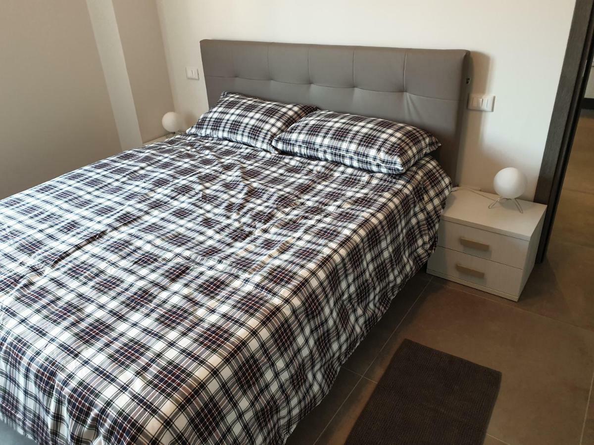 Sun Lake Apartments Десенцано дел Гарда Екстериор снимка