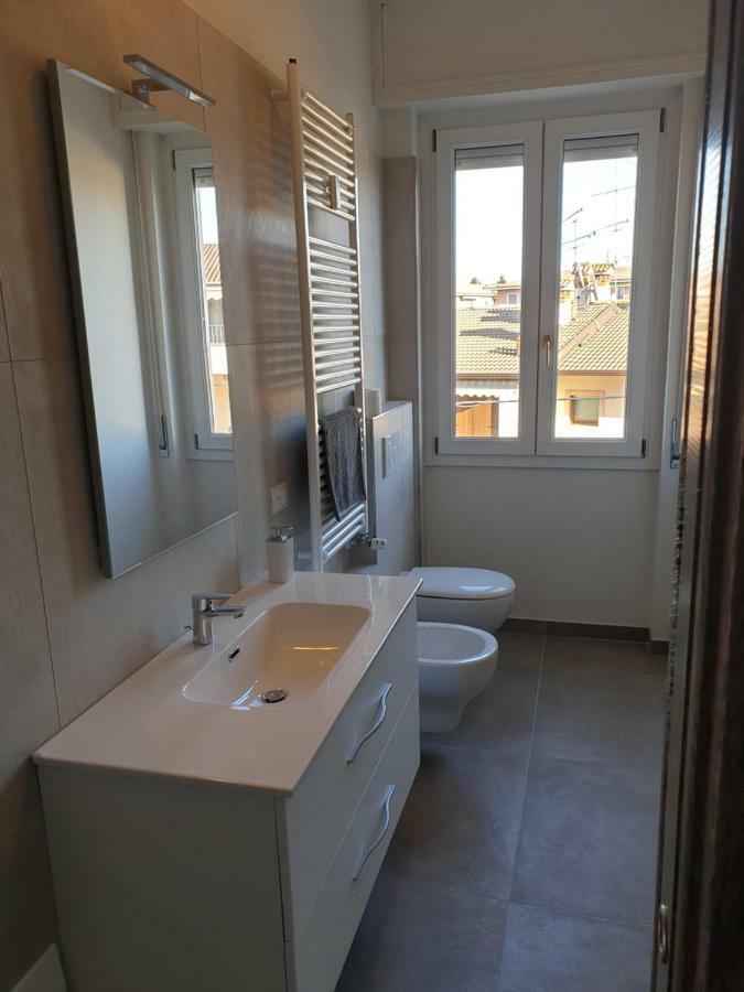 Sun Lake Apartments Десенцано дел Гарда Екстериор снимка
